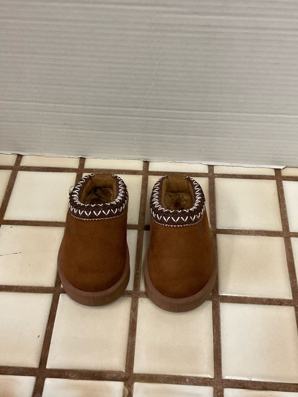 Hurley Brown Kids Cozy Slip-On Slippers